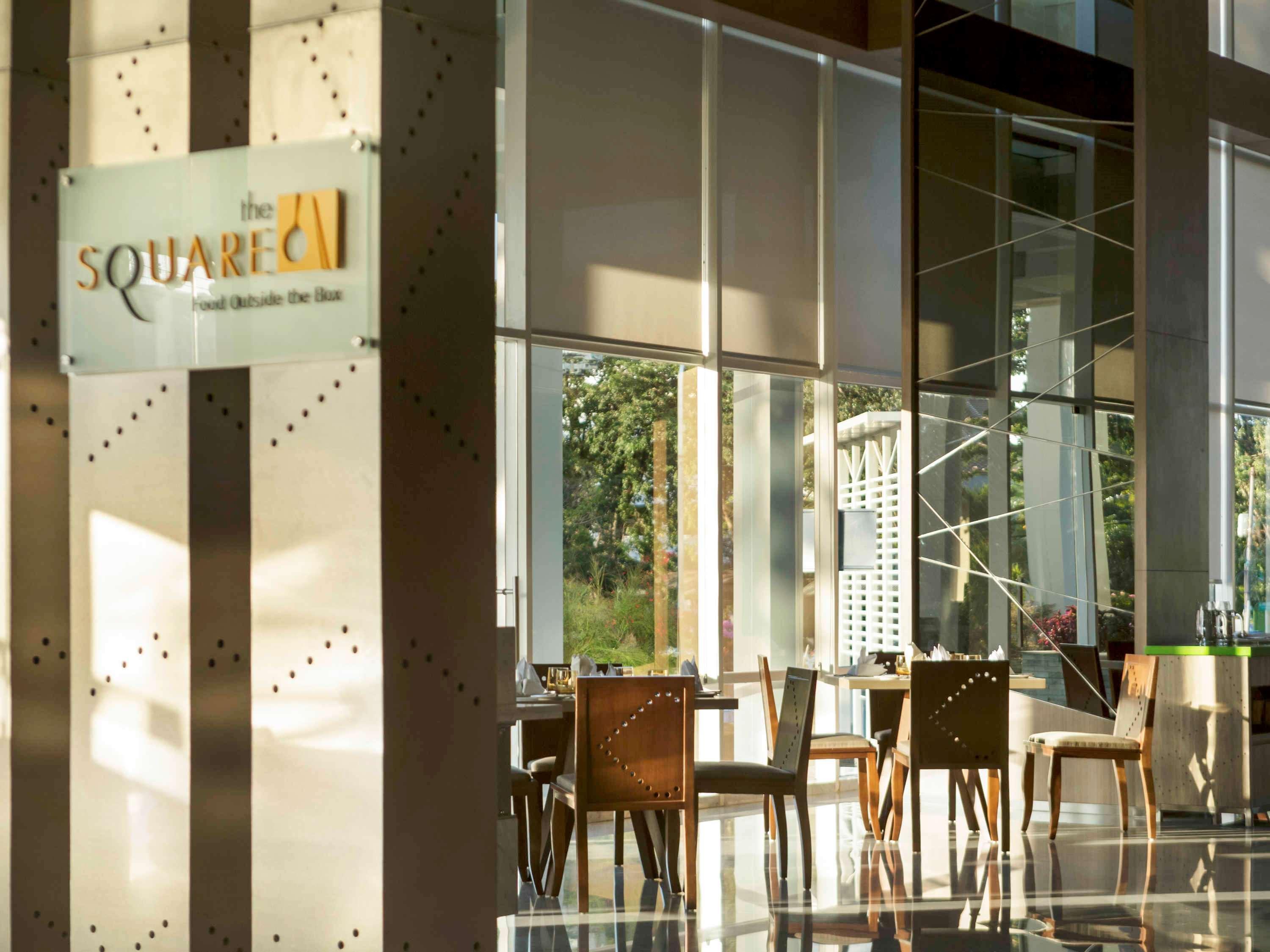 Novotel Grand Shayla 4* Makassar
