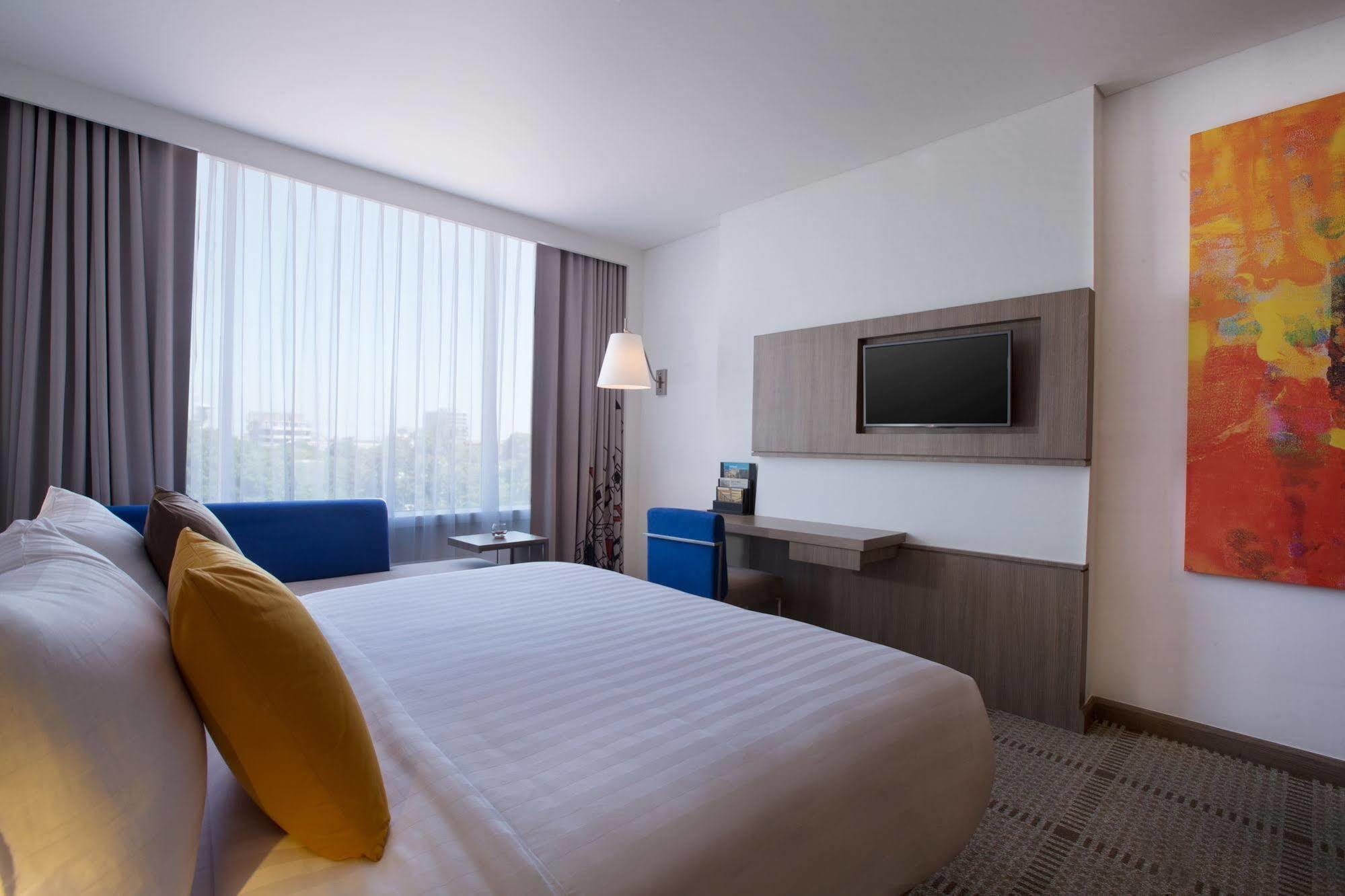 Novotel Grand Shayla 4* Makassar